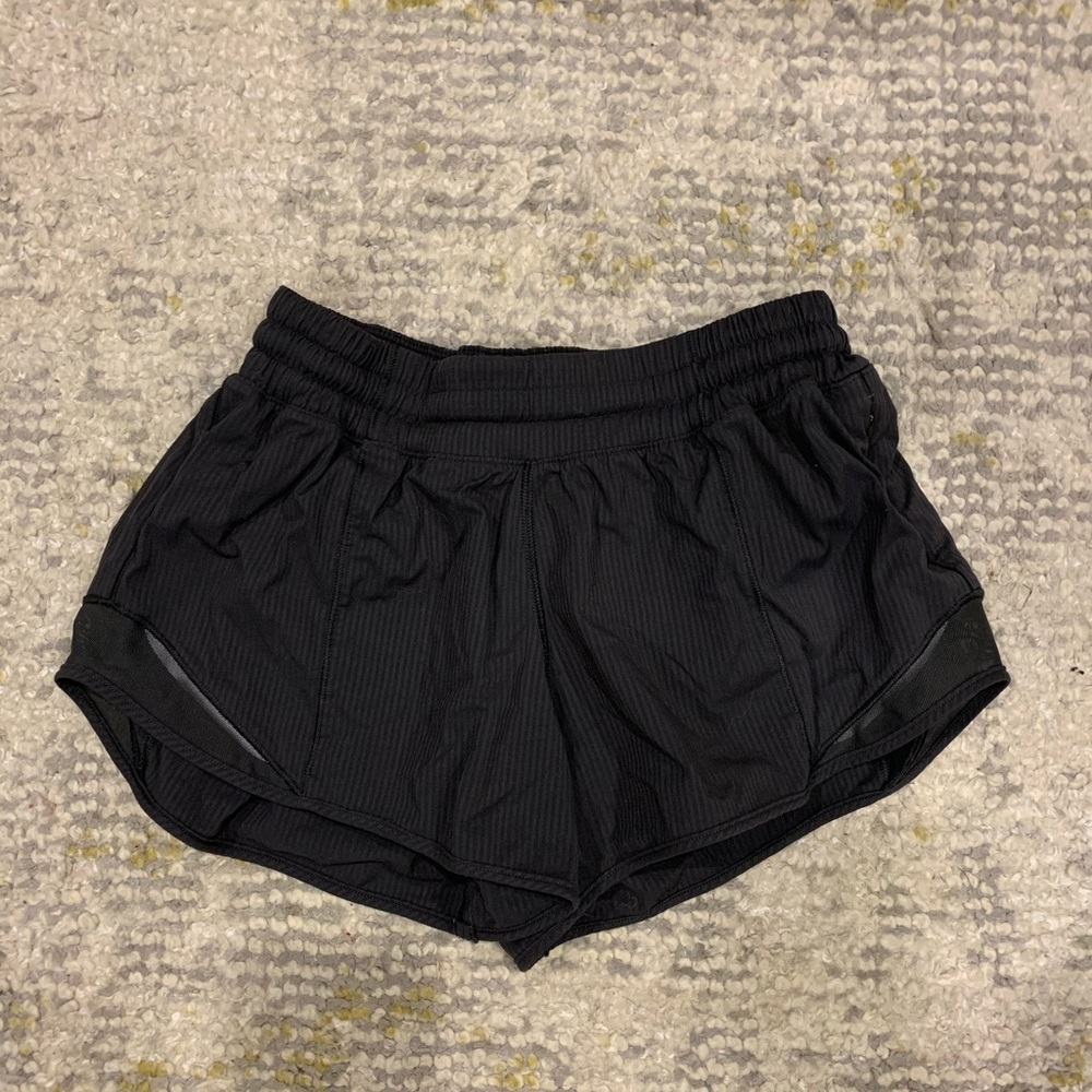 Lululemon size 4 hotty hot shorts